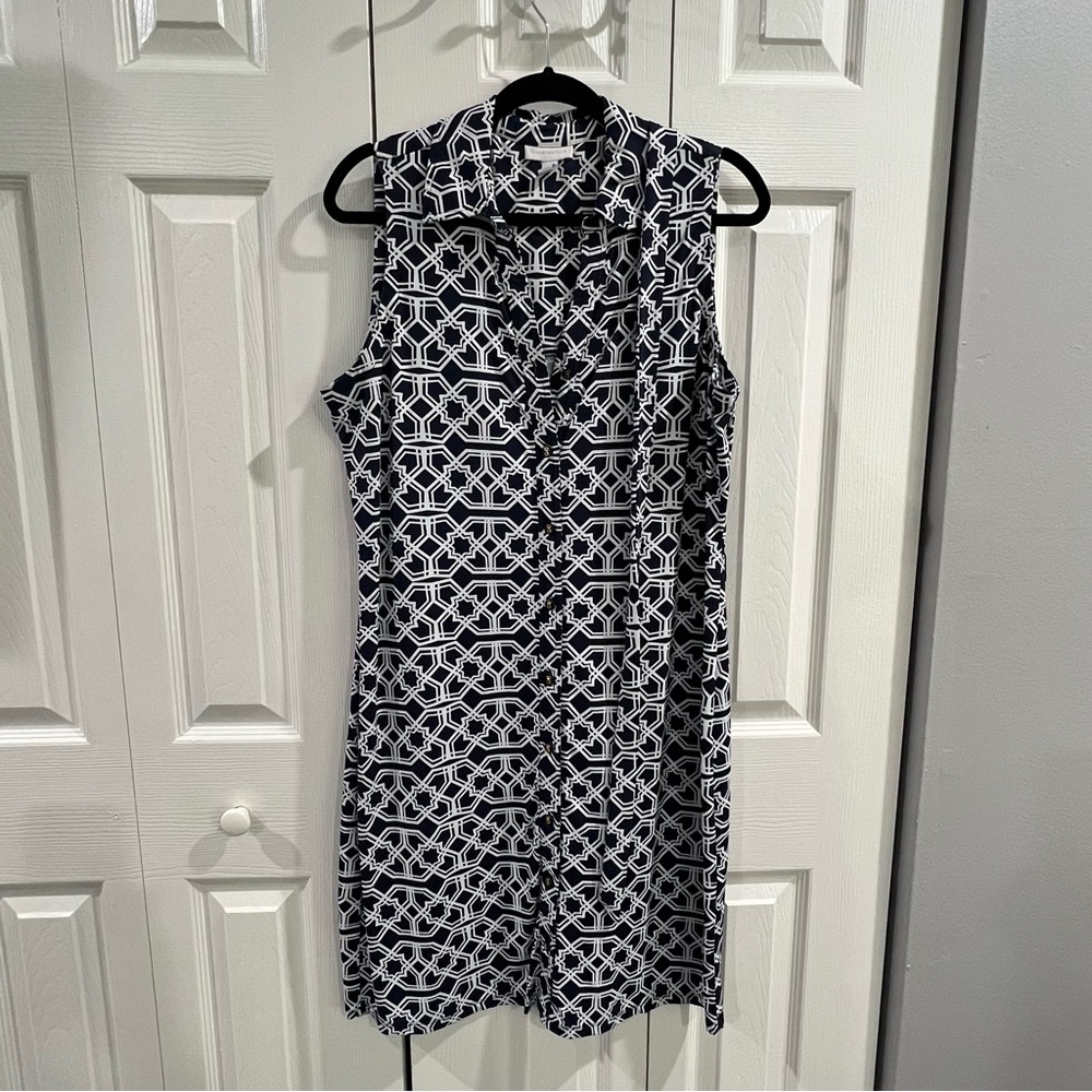 Collared sleeveless dress